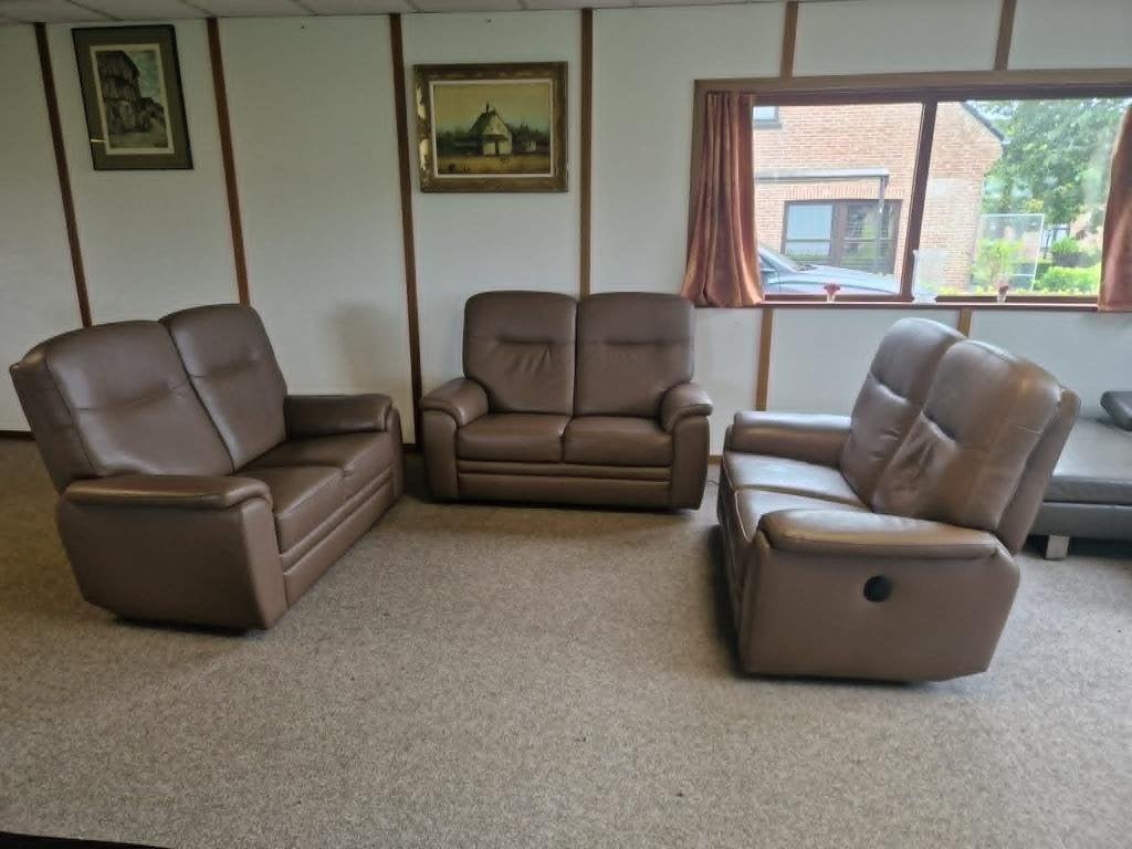 BUFFELLEDEREN SALON MET ELEKTRISCHE RELAX, Huis en Inrichting, Ophalen, Gebruikt, Leer