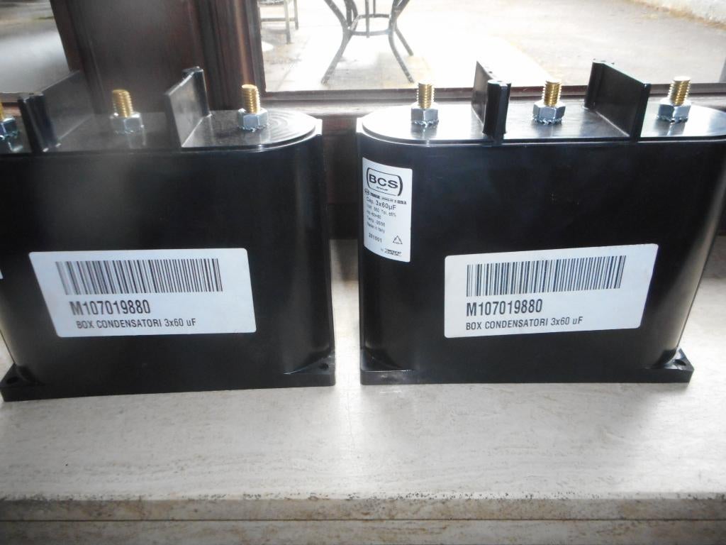 2 Nieuwe Mosa condensatoren 3 x 60 uF, Ophalen, Nieuw
