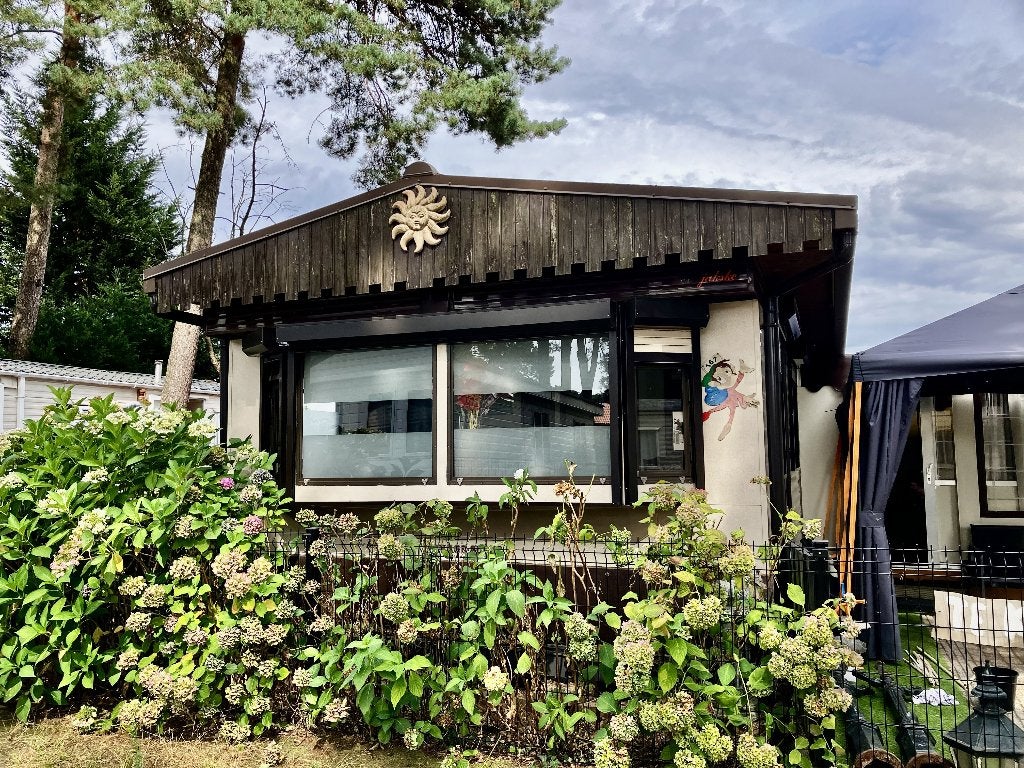 Stacaravan met nieuwe voortent te koop op het Blauwe Meer, Caravans en Kamperen, Stacaravans, Tot en met 2