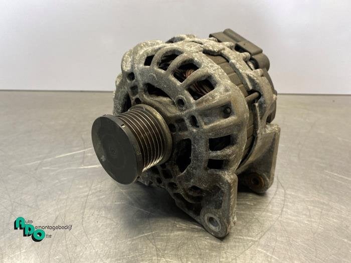 Dynamo d'un Renault Clio (Clio 4 12-), Renault, -, 3 mois de garantie, Utilisé