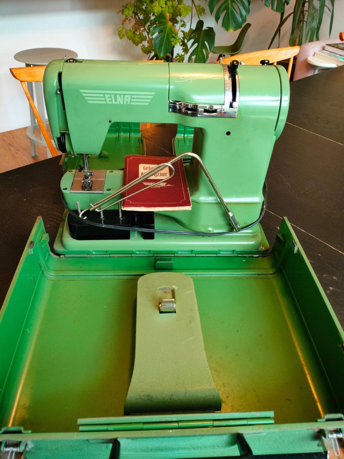 Vintage Elna Supermatic, Ophalen