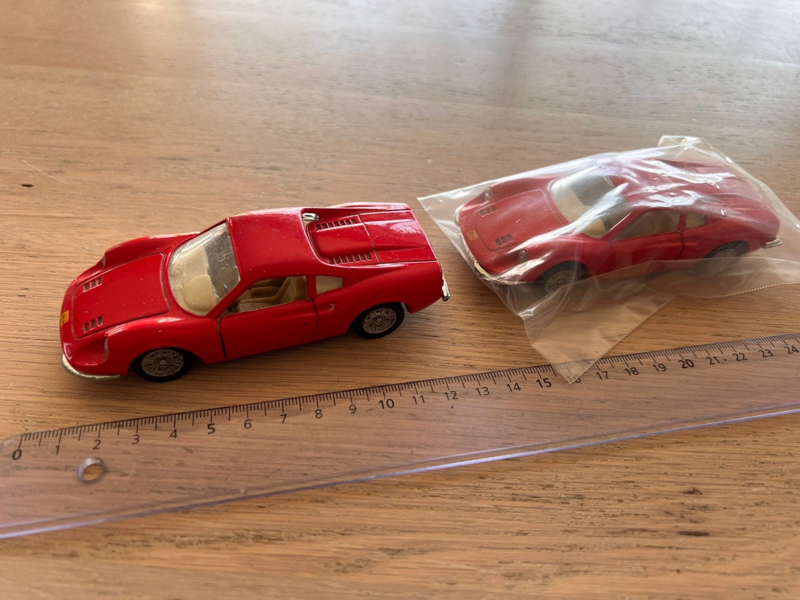 Ferrari dino 246 gt €5 het stuk, Hobby en Vrije tijd, Ophalen of Verzenden, Zo goed als nieuw