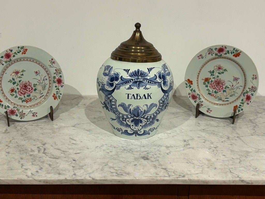 Vase ancien en porcelaine avec couvercle, Enlèvement