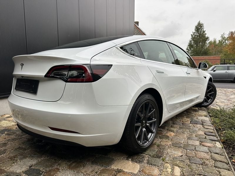 Tesla Model 3, Autos, Cuir, Achat, Entreprise, Noir