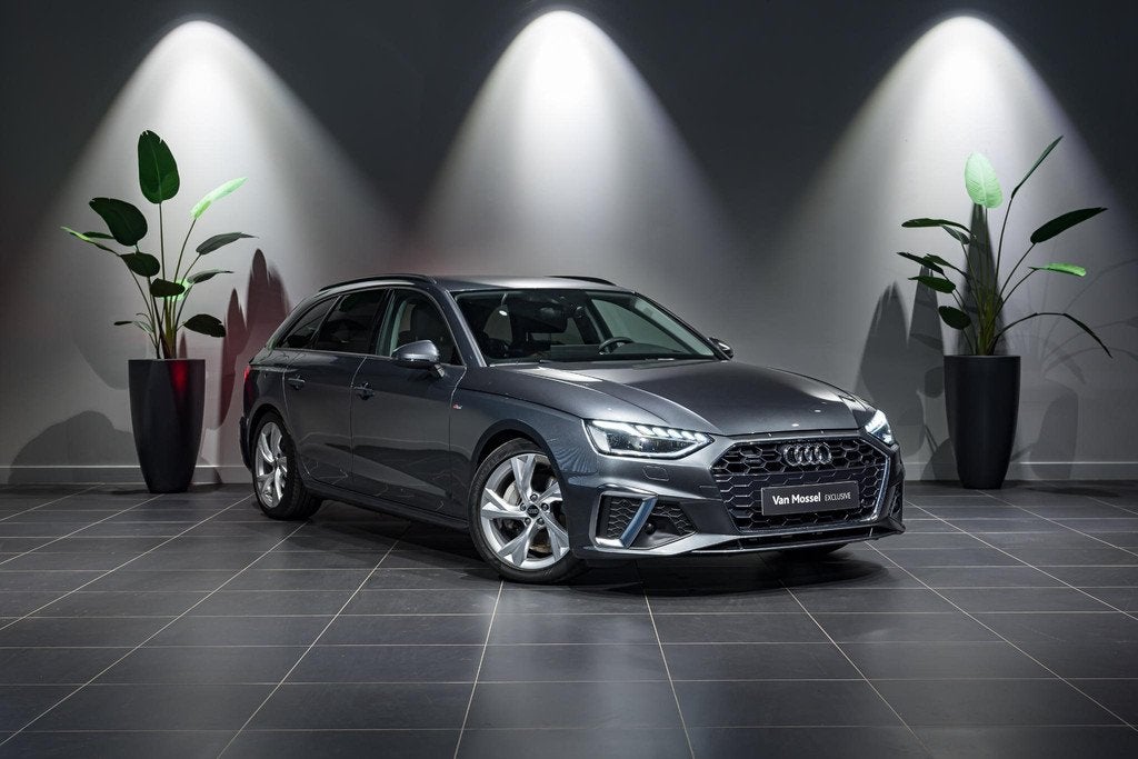 Audi A4 Avant 40 TFSI S tronic S line quattro Avant, Autos, Argent ou Gris, Achat, Commande vocale, Noir