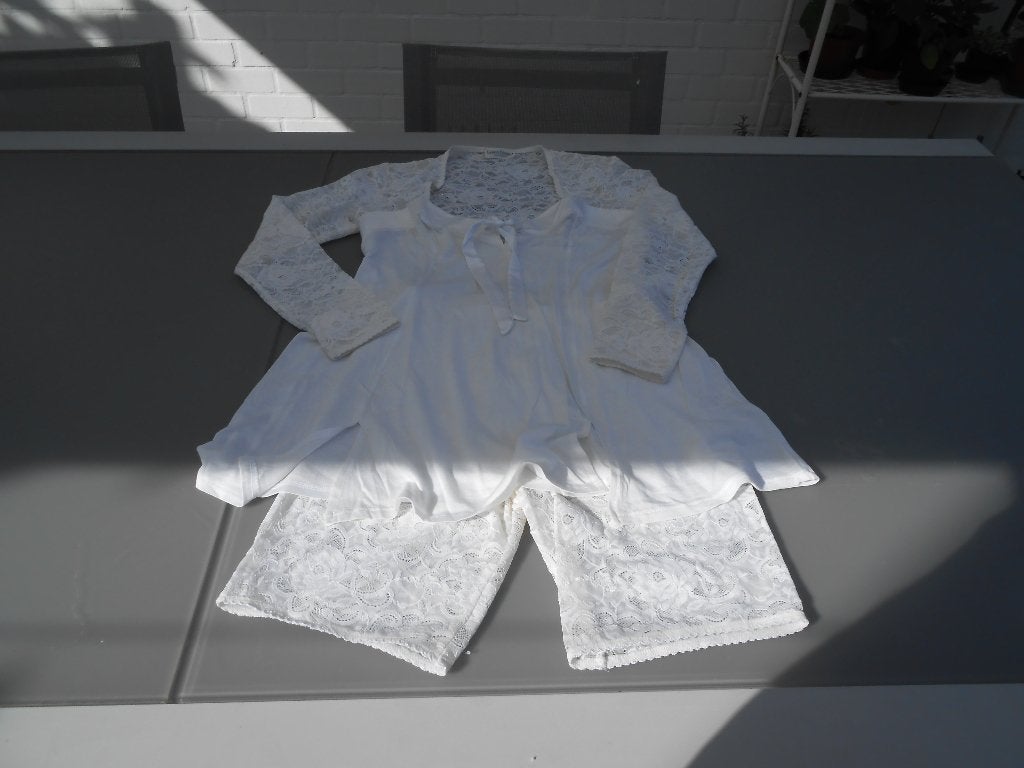 Louis Féraud lingerie, nachthemd, kanten short, luxe artikel, Vêtements | Femmes, Enlèvement ou Envoi