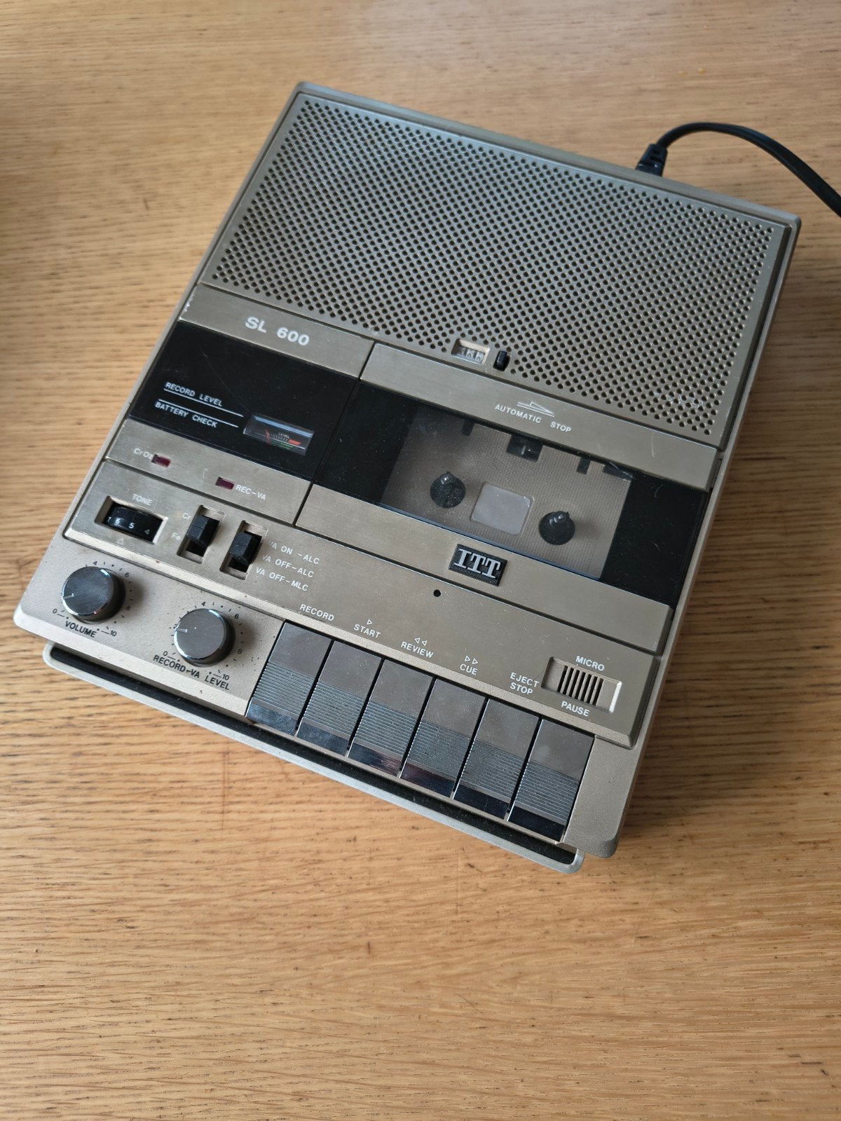Lecteur de cassettes vintage ITT SL 600, Enlèvement ou Envoi