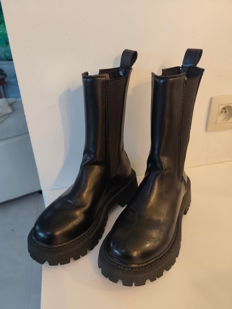 Bottines hautes noires style Dr Martens. T. 36. Neuves, Neuf, Enlèvement ou Envoi, Boots et Botinnes, Noir