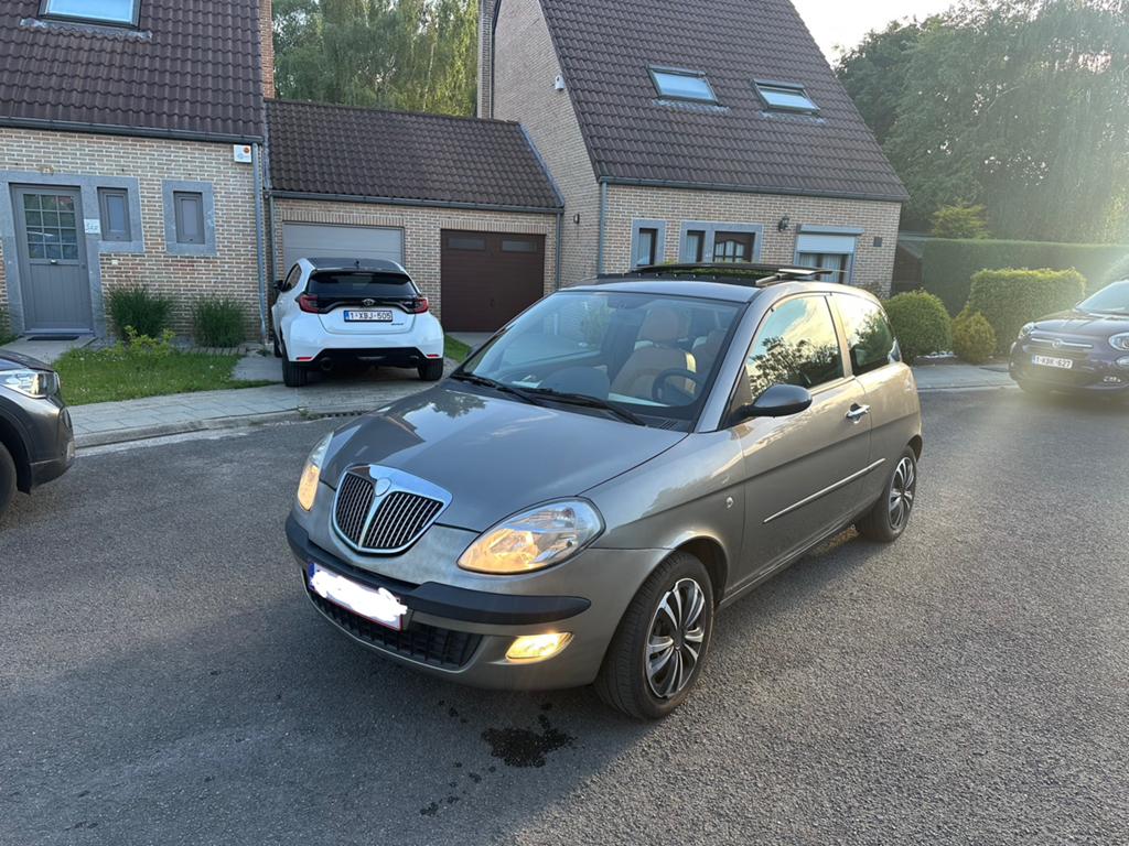 Lancia Ypsilon 1.4i/ automatique / essence / euro 4, Autos, Lancia, Cuir, Achat, Intérieur cuir, Automatique