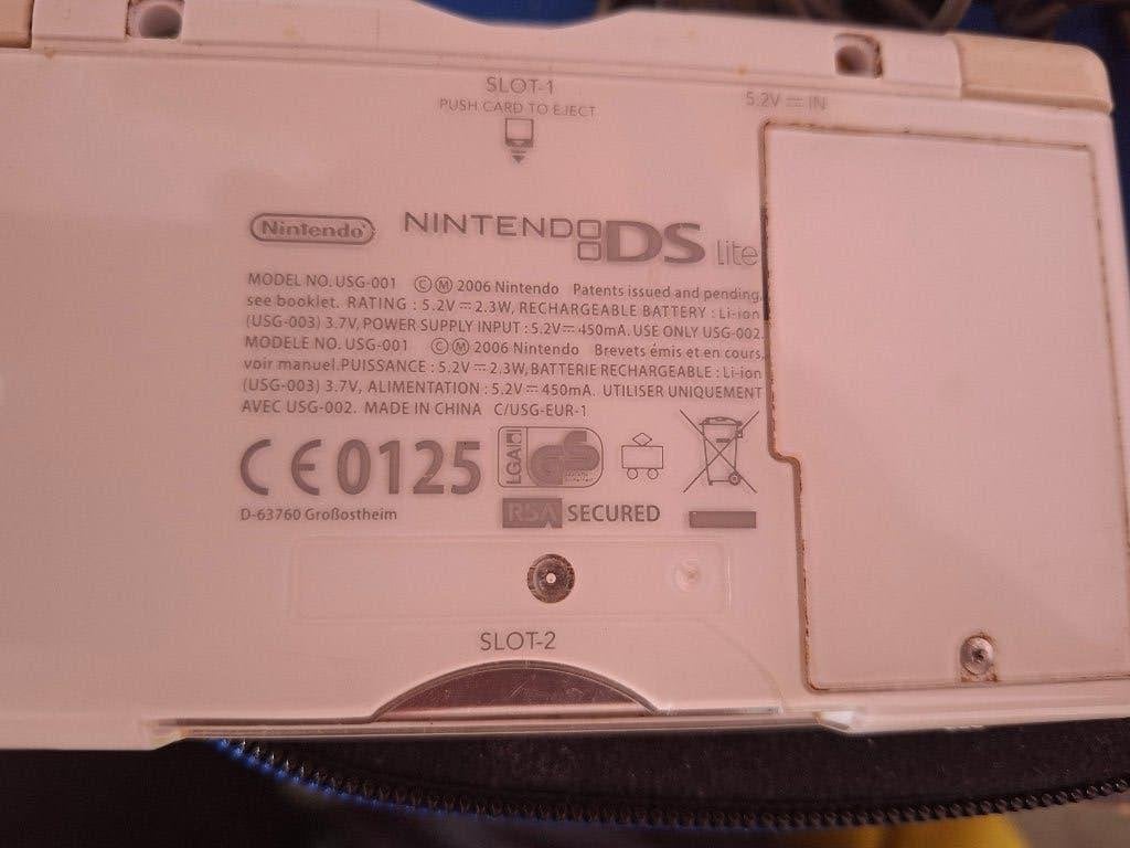 Nintendo DS Lite Wit Complete Set met Lader, Hoesje & Stylus, Consoles de jeu & Jeux vidéo, Consoles de jeu | Nintendo DS, Neuf