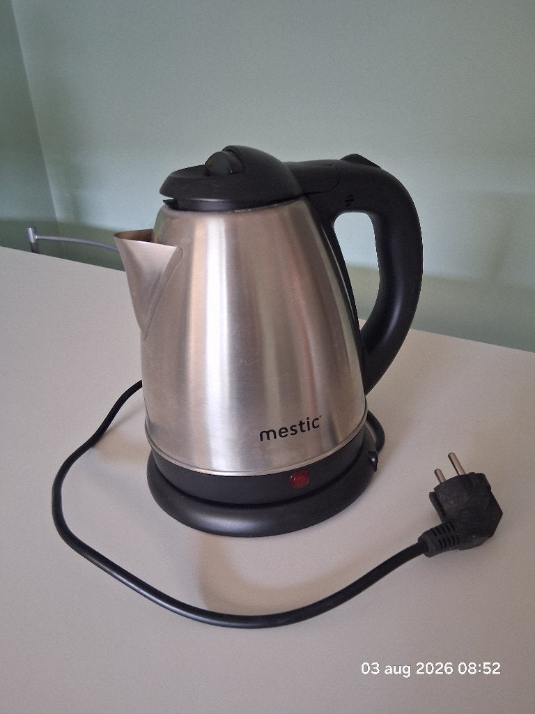 Waterkoker, Electroménager, Bouilloires, 1 à 2 litres, Enlèvement, Comme neuf, Sans fil