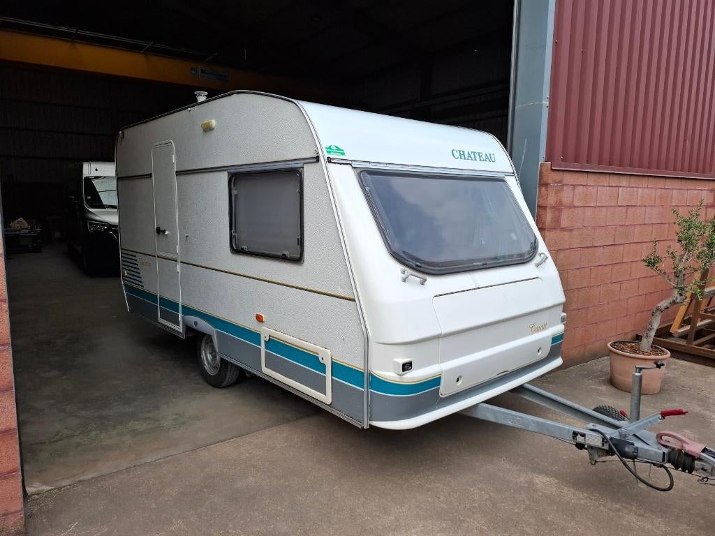CARAVANE, Caravans en Kamperen, Caravans, Particulier, tot en met 4, 500 - 750 kg, Standaardzit, Chateau, tot 4 meter, Mover, Ophalen