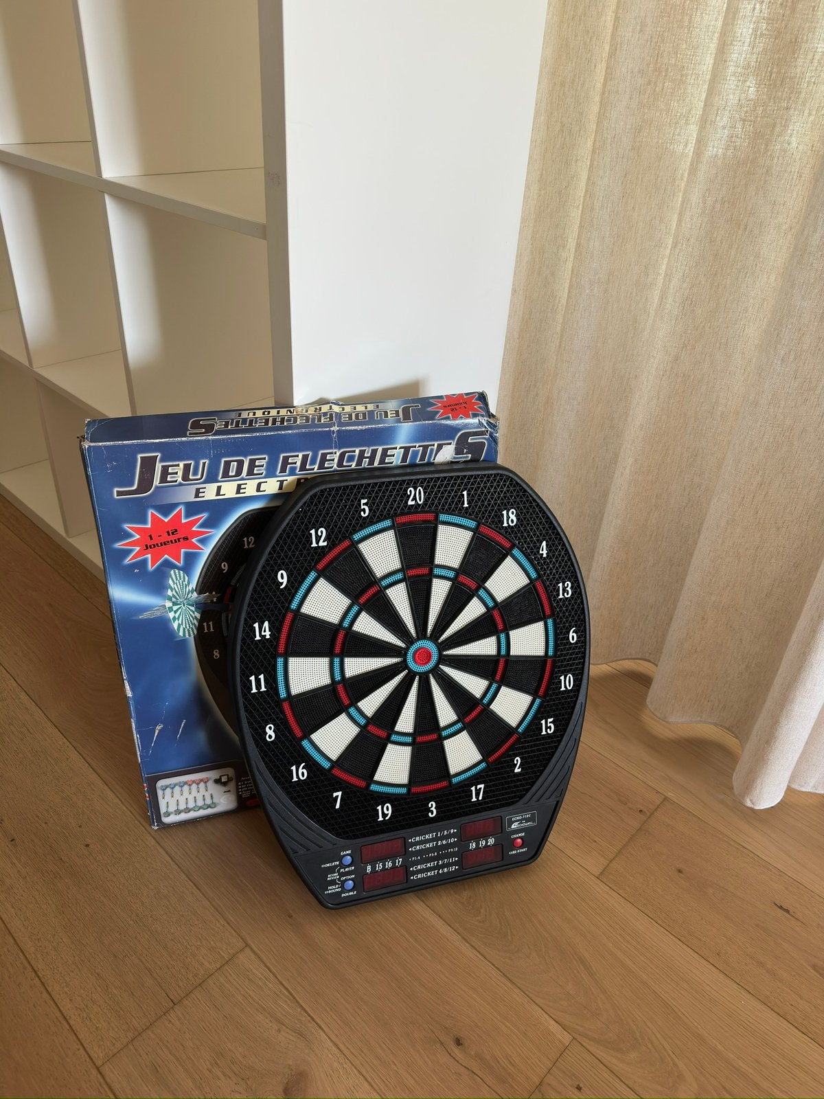 Elektronisch dartboard, Ophalen, Zo goed als nieuw, Elektronisch