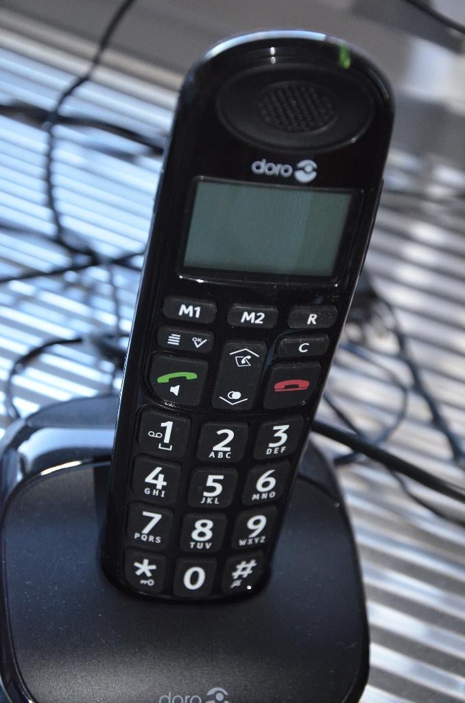 Doro PhoneEasy Snoerloze DECT Telefoon Zwart set van 2 stuks, Telecommunicatie, Ophalen, Zo goed als nieuw, 2 handsets, Stralingsarm