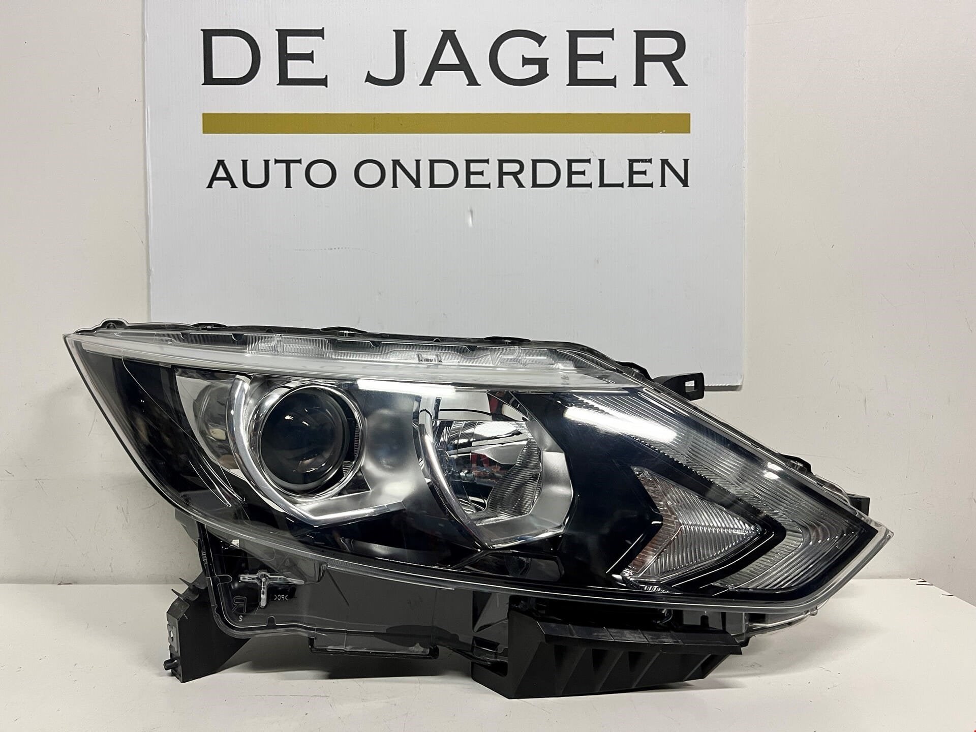 NISSAN QASHQAI J11 KOPLAMP LED RECHTS 100-18013, Auto-onderdelen, Takashima 1-chome 1-1
220-8686  Yokohama, NISSAN_SR@mail.nissan.co.jp