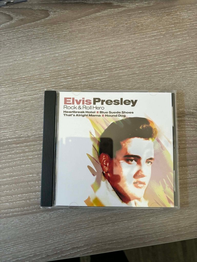 Elvis cd, rock & roll hero. Mag weg voor slechts 2 euro., Ophalen of Verzenden, Zo goed als nieuw, Rock-'n-roll