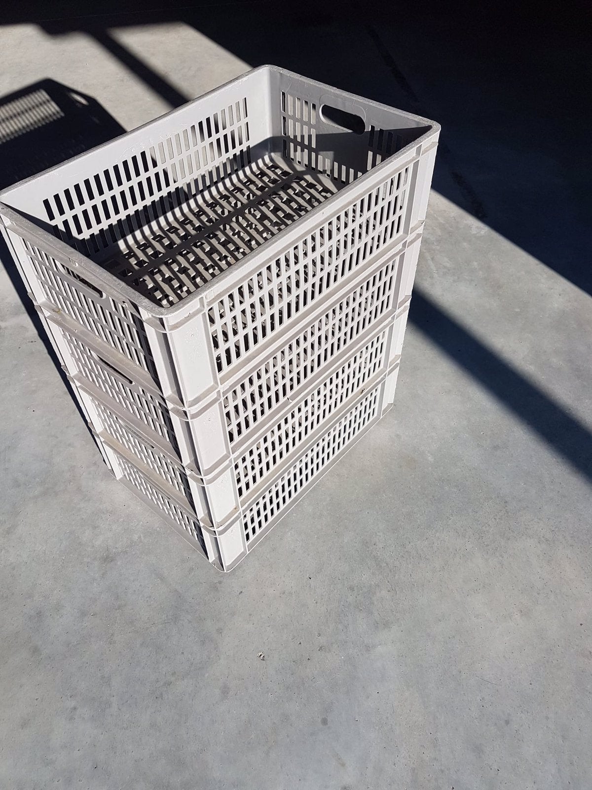 Stevige stapelbare kratten in kunststof 40x60x18, Ophalen, Gebruikt