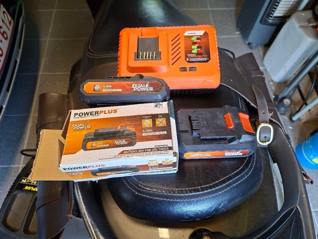 Batterijen en lader voor heggenschaar, Tuin en Terras, Ophalen, Nieuw, Accu, Powerplus