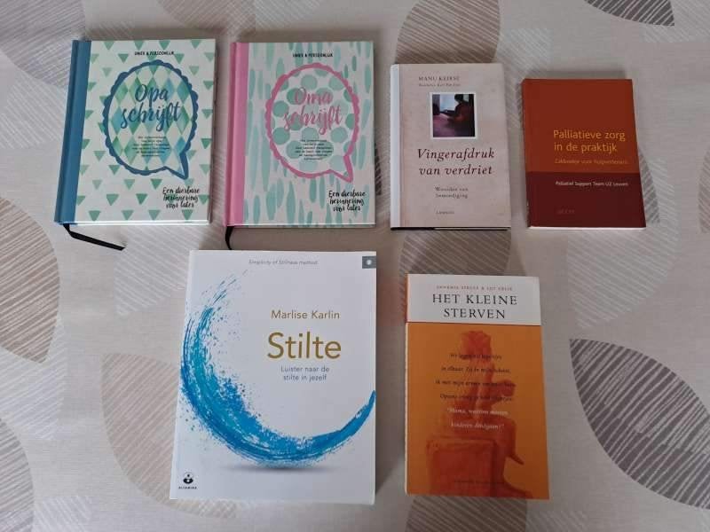 Lot boeken opa/oma schrijft, palliatieve zorg, …, Ophalen of Verzenden, Zo goed als nieuw