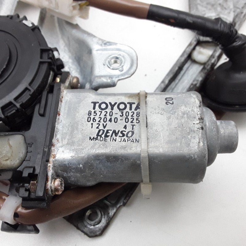 RAAMMECHANIEK LINKS VOOR Lexus GS (..S16) (01-1997/12-2004), Lexus-infoservice@lexus.de, Gebruikt, Lexus, Toyota-Allee 2
50858  Köln, DE