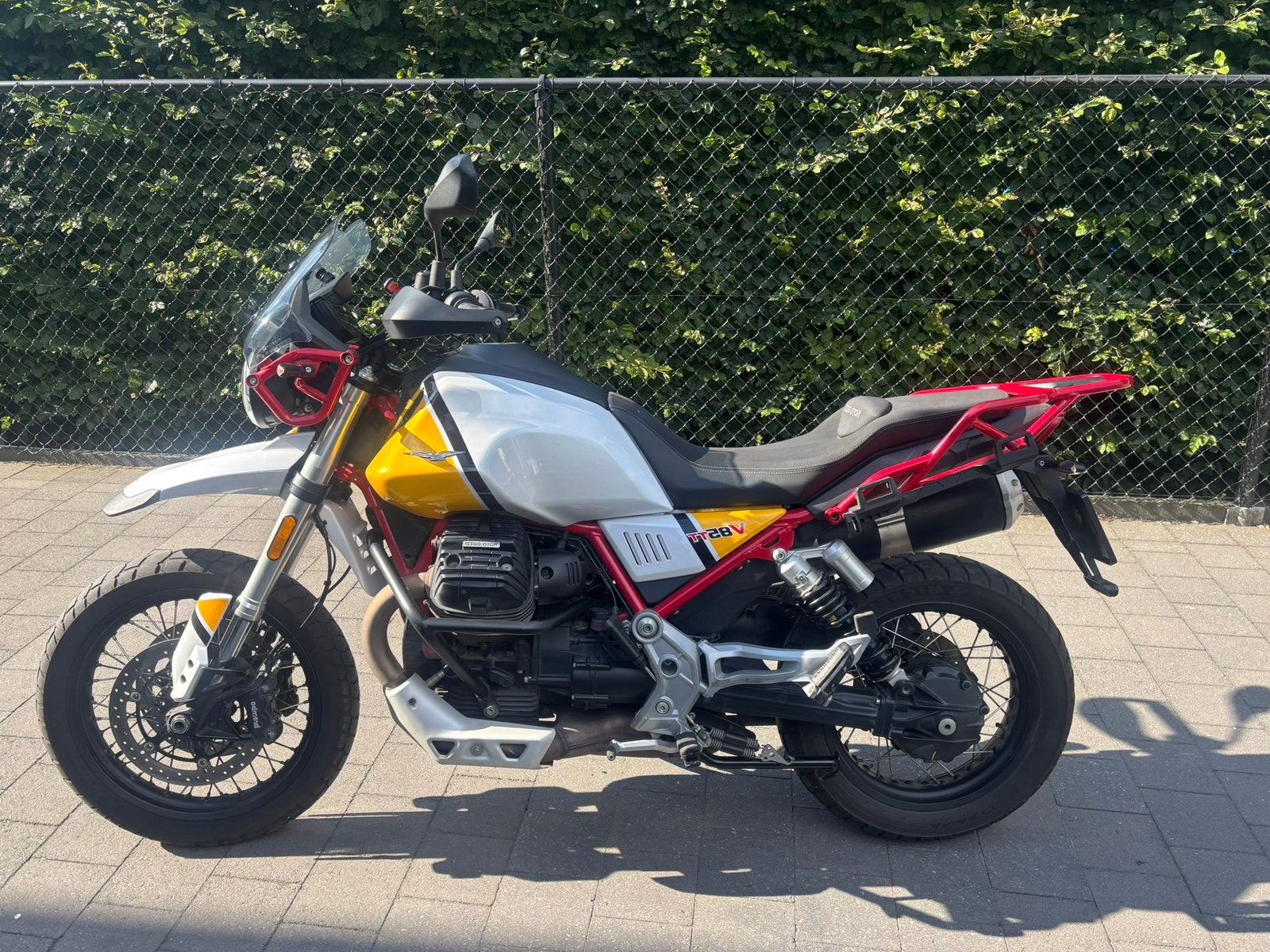 Moto guzzi V85TT, Motoren, Motoren | Moto Guzzi, 853 cc, Occasion, Particulier, Toermotor