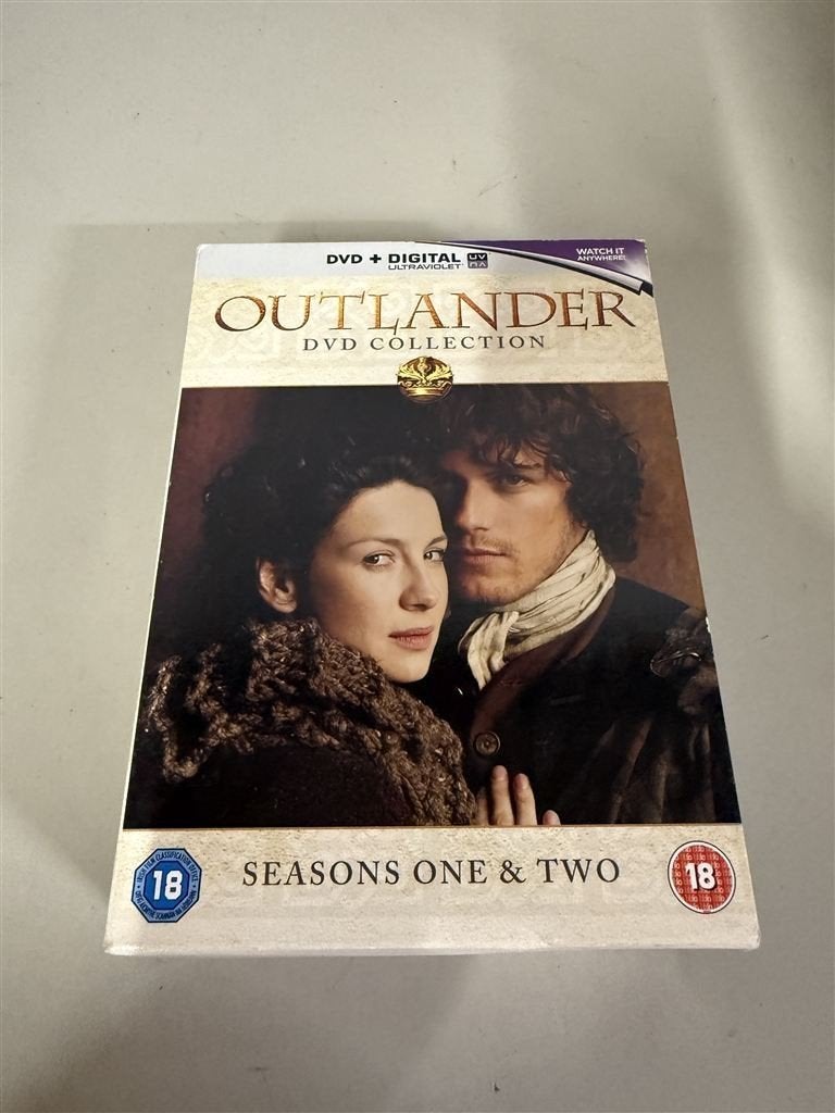 Outlander seizoen 1 en 2 dvd box, Enlèvement ou Envoi, Comme neuf, Saison 1