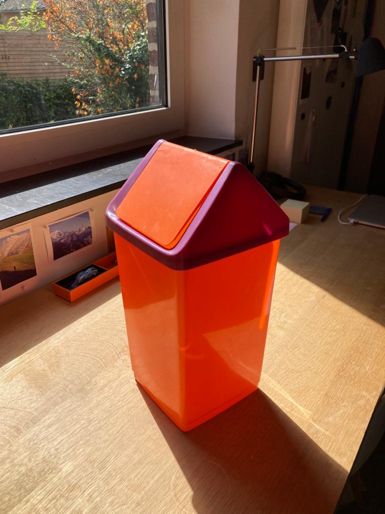 3 oranje vuilbakjes gratis, Huis en Inrichting, Keuken | Tupperware, Ophalen, Gebruikt, Oranje
