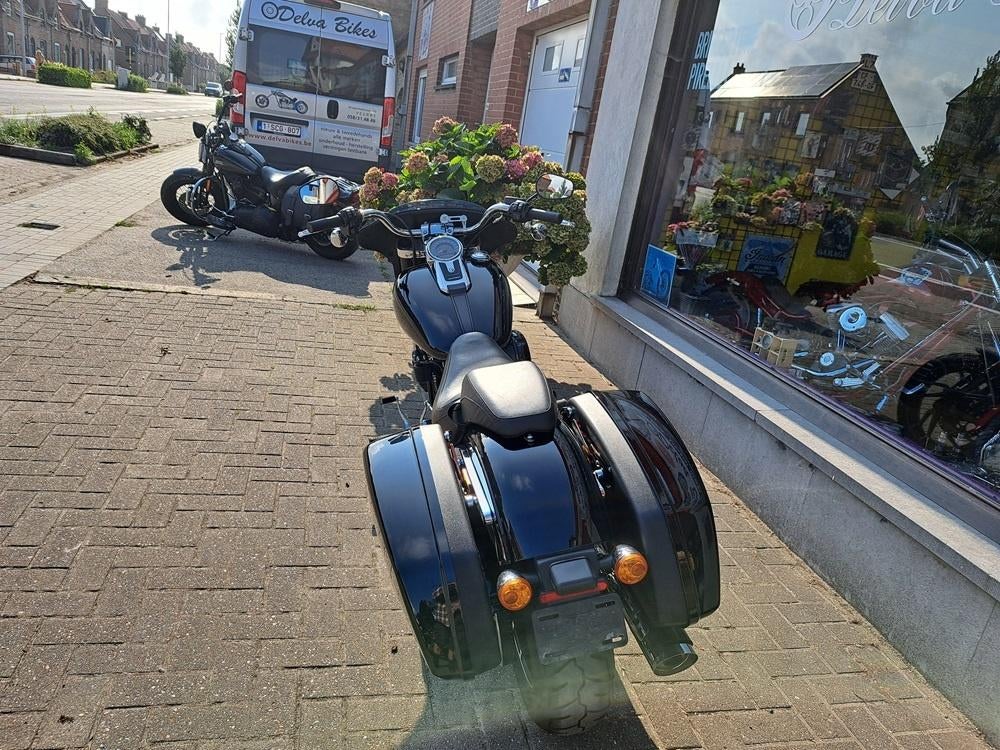 Harley FLSB Sportglide - 2022- 6929 km, Motoren, 2 cilinders, 1745 cc, Chopper, Meer dan 35 kW