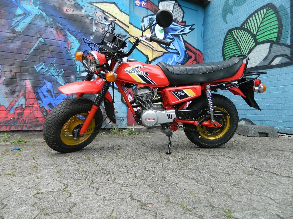 Honda CY 50cc avec papier top état, Vélos & Vélomoteurs, Cyclomoteurs | Oldtimers & Ancêtres, Autres marques, Classe B (45 km/h)