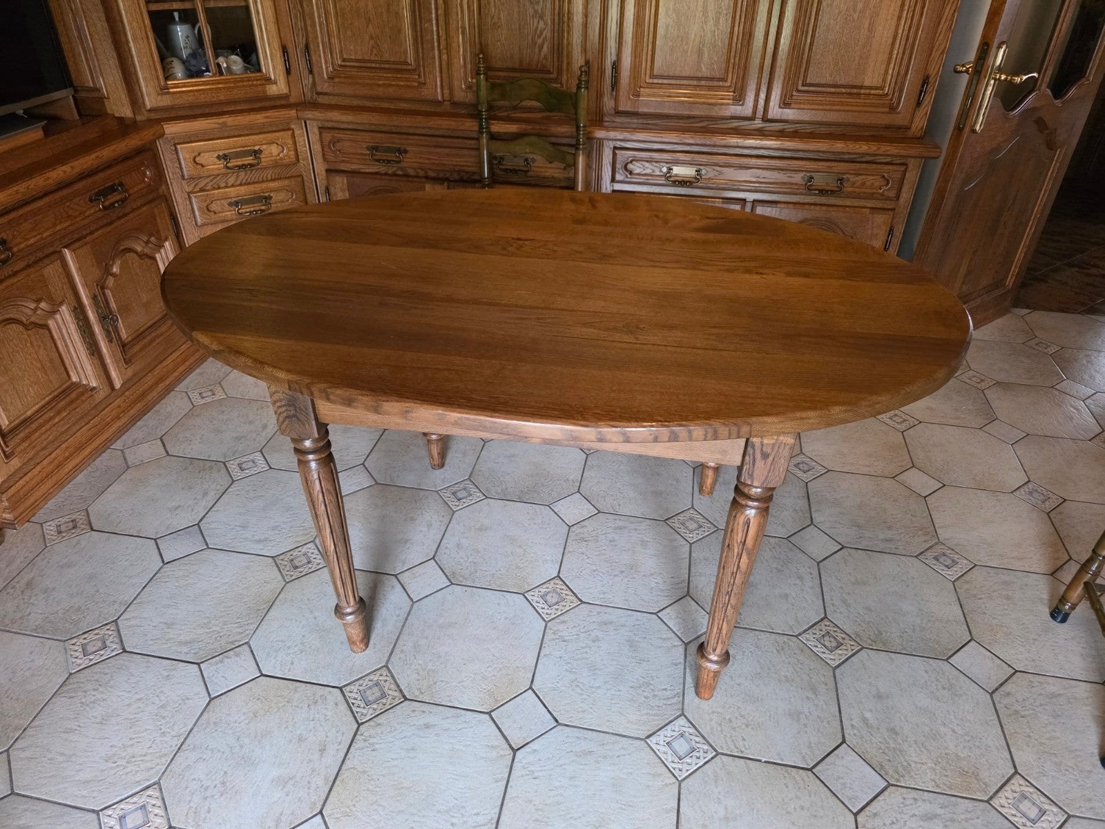 Table à manger ovale en bois massif (chêne) – Style rustique, Maison & Meubles, Enlèvement, Ovale, Chêne