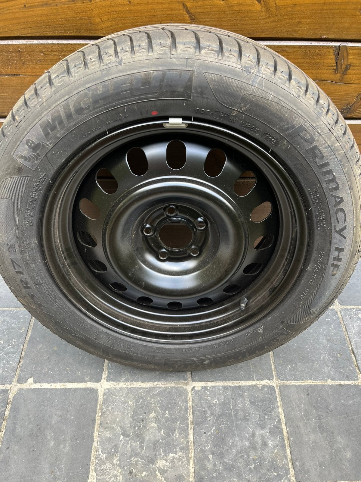 Nieuwe autoband op velg, Enlèvement