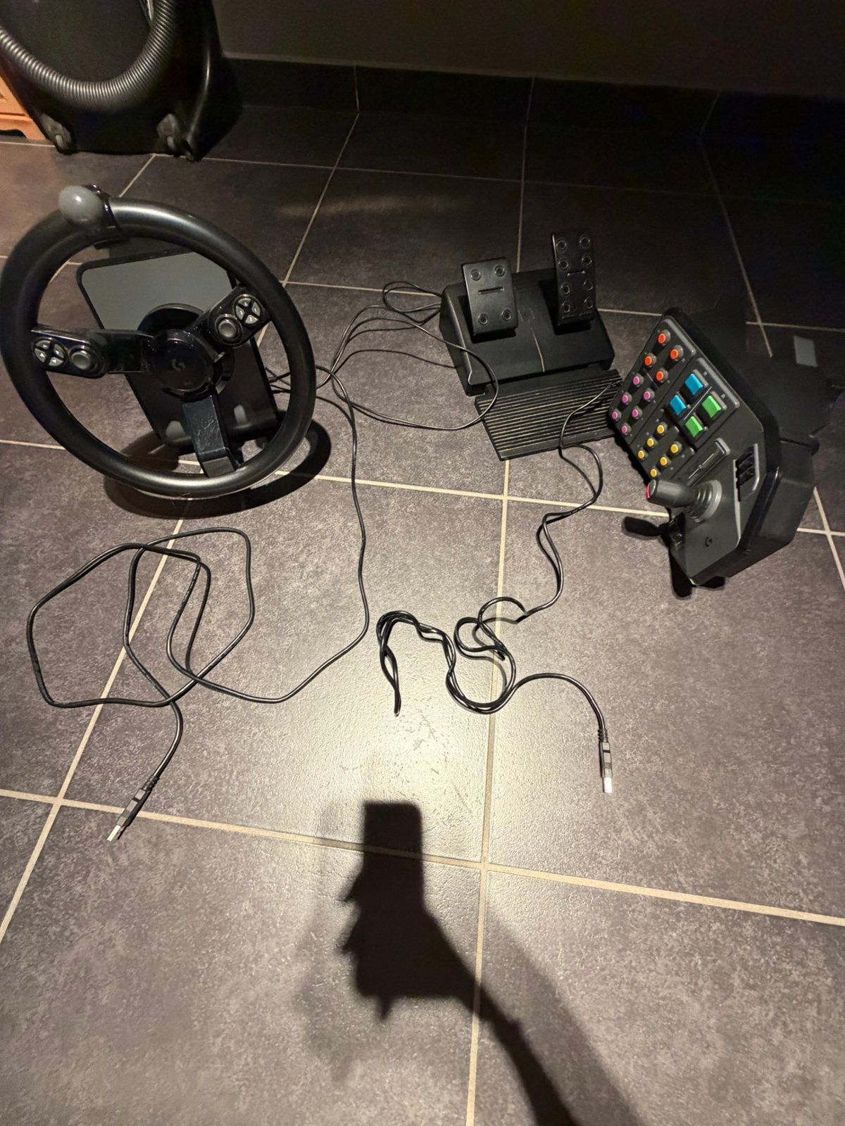 Logitech simulatie (stuur + pedalen en paneel werkt perfect, Computers en Software, Ophalen, Zo goed als nieuw