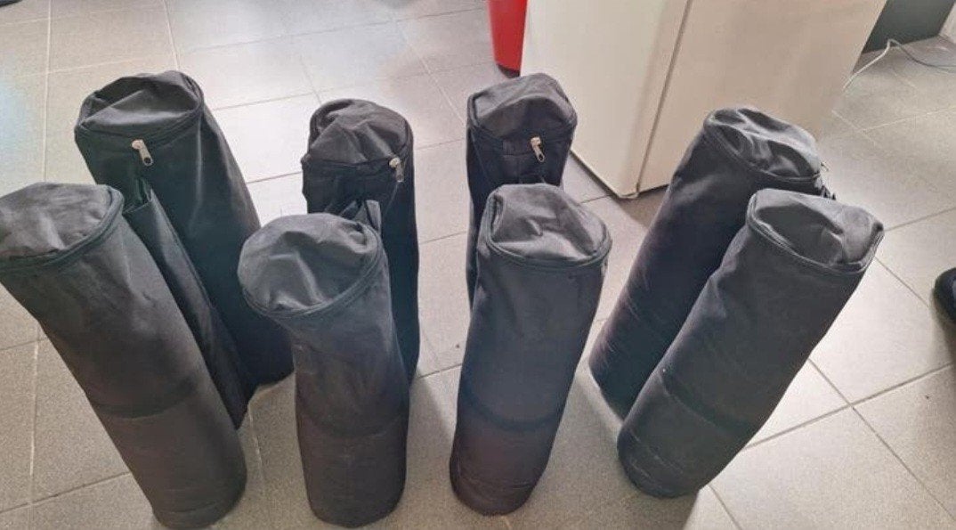 Set van 4 grote Zandzakken gevuld met zand, Ophalen