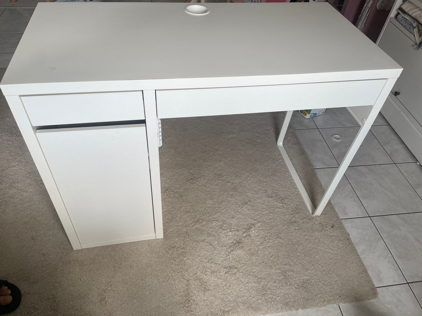 Table de bureau Ikea MICKE, table d'ordinateur, 105 cm, Bureau d'ordinateur, Goulotte de câbles, 50 cm