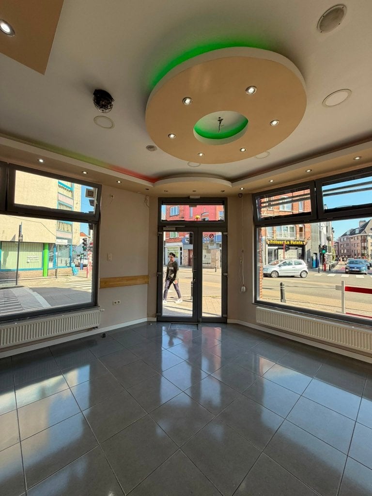 Handelspand te huur in Gent, Immo, Huizen te huur, Gent, Hoekwoning, Direct bij eigenaar, C