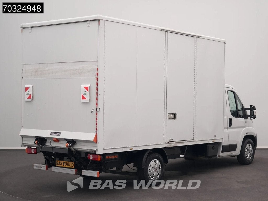 Fiat Ducato 140pk D'Hollandia Laadklep Zijdeur Bakwagen Airc, Auto's, Bestelwagens en Lichte vracht, Stof, Gebruikt, Euro 6, 4 cilinders