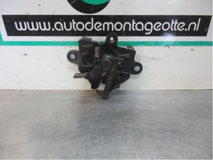 Mécanique de verrouillage capot d'un Toyota Yaris Verso (Ya, Autos : Pièces & Accessoires, -, 3 mois de garantie, Toyota, Utilisé