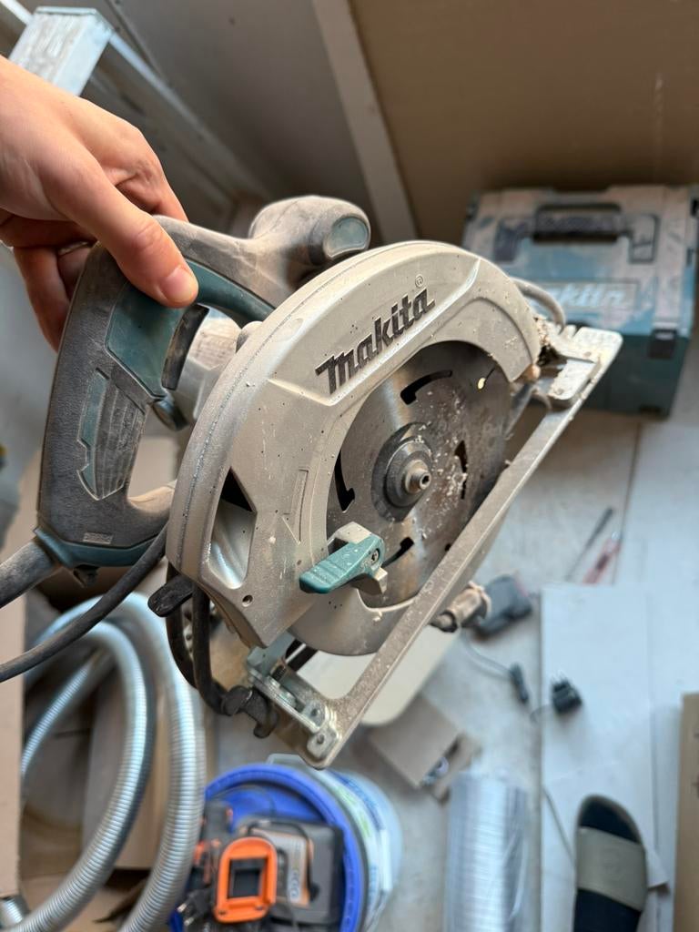Cirkelzaag makita met koffer, Doe-het-zelf en Bouw, Ophalen, Zo goed als nieuw, Cirkelzaag