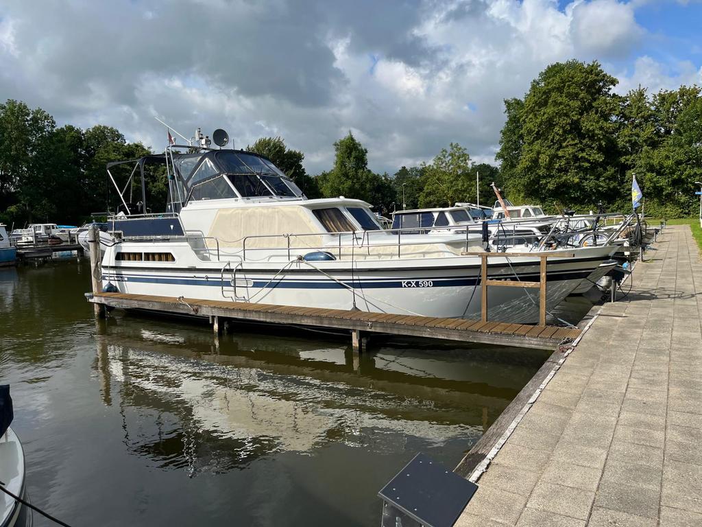 Motoryacht 11.40x3.90  generator. douche.weinig gebruikt, Watersport en Boten, Ophalen, Zo goed als nieuw