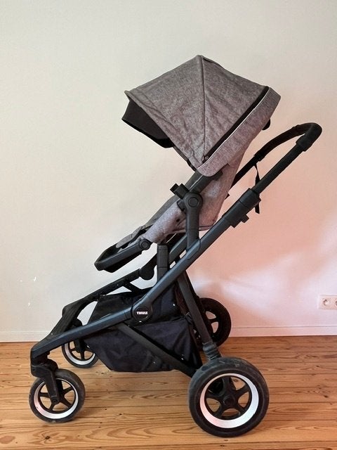 Kinderwagen Thule Sleek2 + accessoires, Ophalen, Zo goed als nieuw, Overige merken, Zonnekap