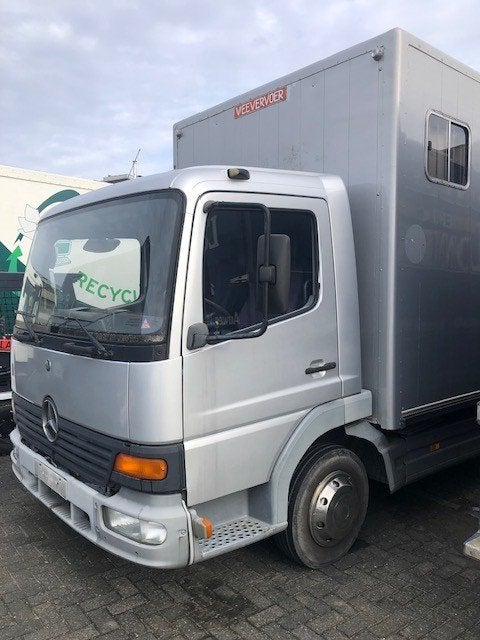 MB Atego vrachtwagen, Euro 2, Mercedes-Benz, Particulier, Blauw