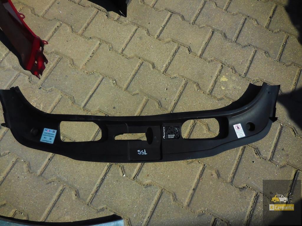 Panamera 970 Grille bovenkant riem overlay doodskop, Stellantis N.V., Gebruikt, Info@stellantis.com, Taurusavenue 1
2132 LS  Hoofddorp, NL