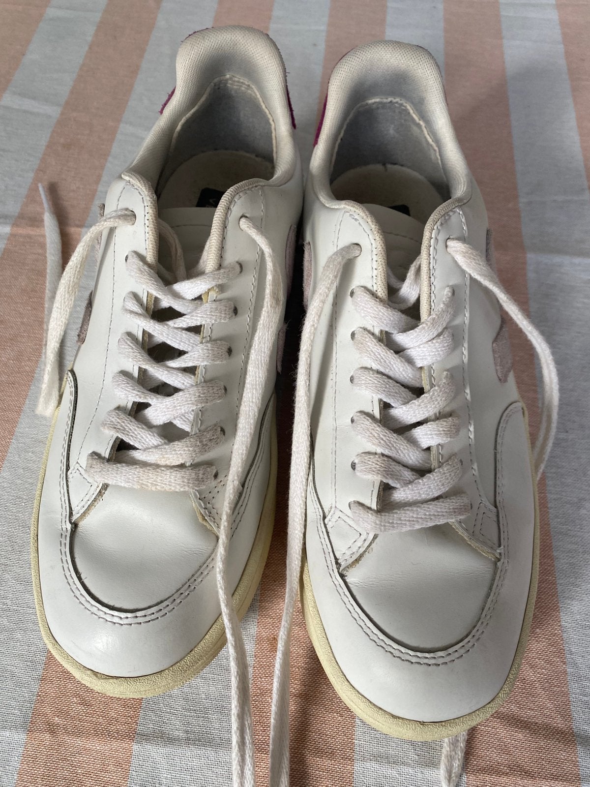 Veja sneakers, Wit, Ophalen of Verzenden, Sneakers, Gedragen