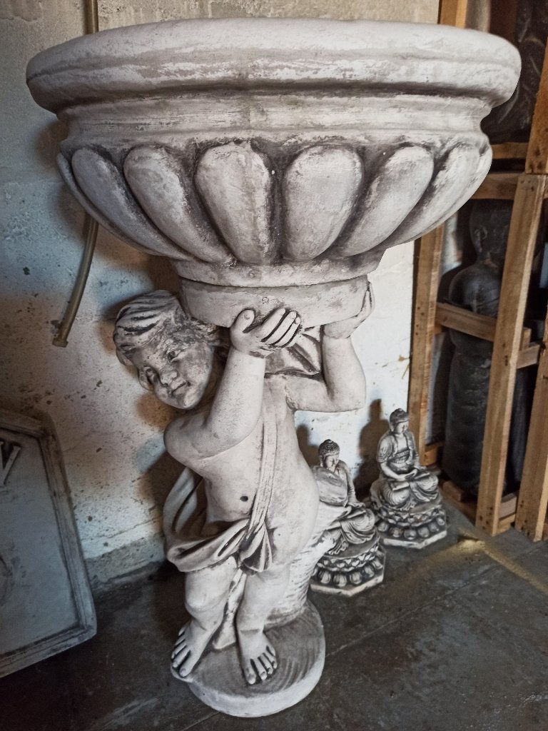 engel met schotel in beton, Tuin en Terras, Ophalen, Nieuw, Beton, Engelenbeeld
