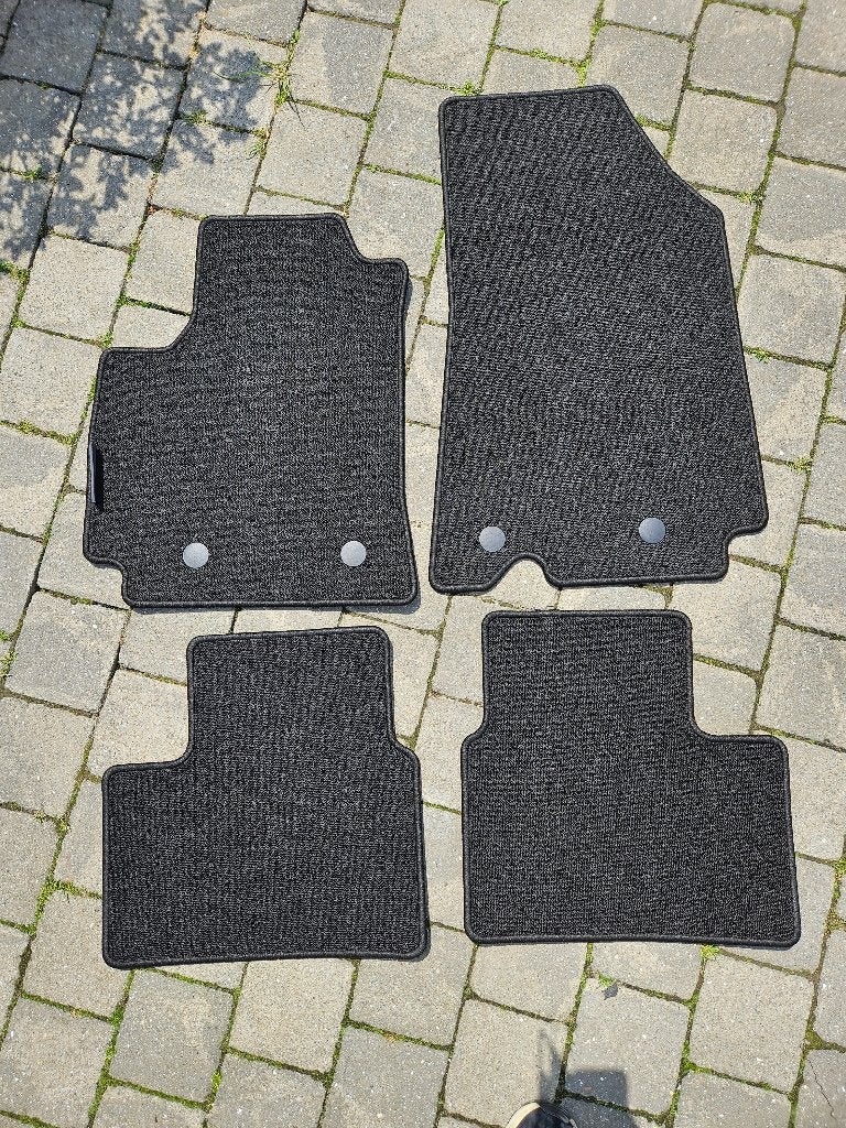 Tapis de sol Renault Arkana 2022, Enlèvement, Utilisé