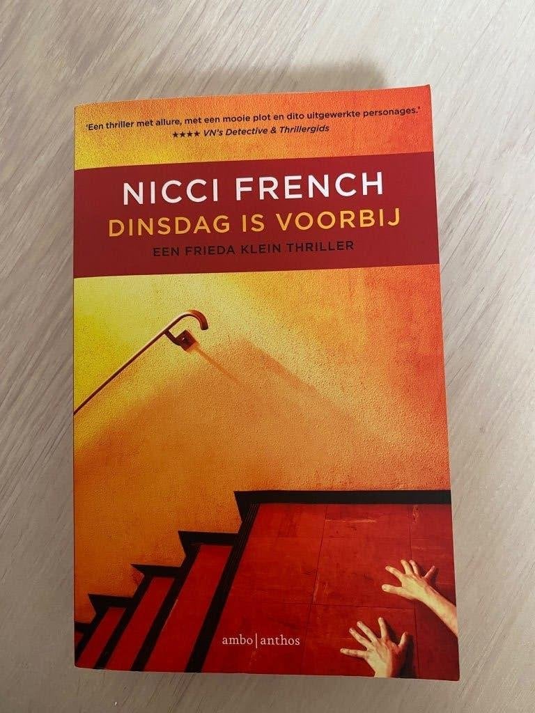 Nicci French - Dinsdag is voorbij, Livres, Enlèvement, Utilisé, Nicci French