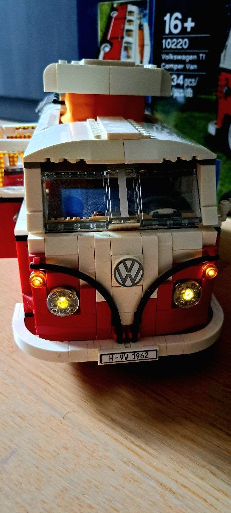 LEGO 10220 - (PHARES FONCTIONNELLES) - Volkswagen Camper Van, Kinderen en Baby's, Ophalen, Lego, Zo goed als nieuw, Inclusief instructies