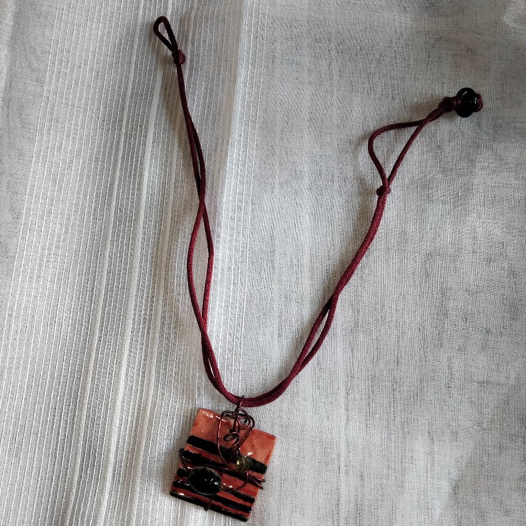 Collier, Handtassen en Accessoires, Kettingen, Ophalen, Overige kleuren, Zo goed als nieuw, Overige materialen