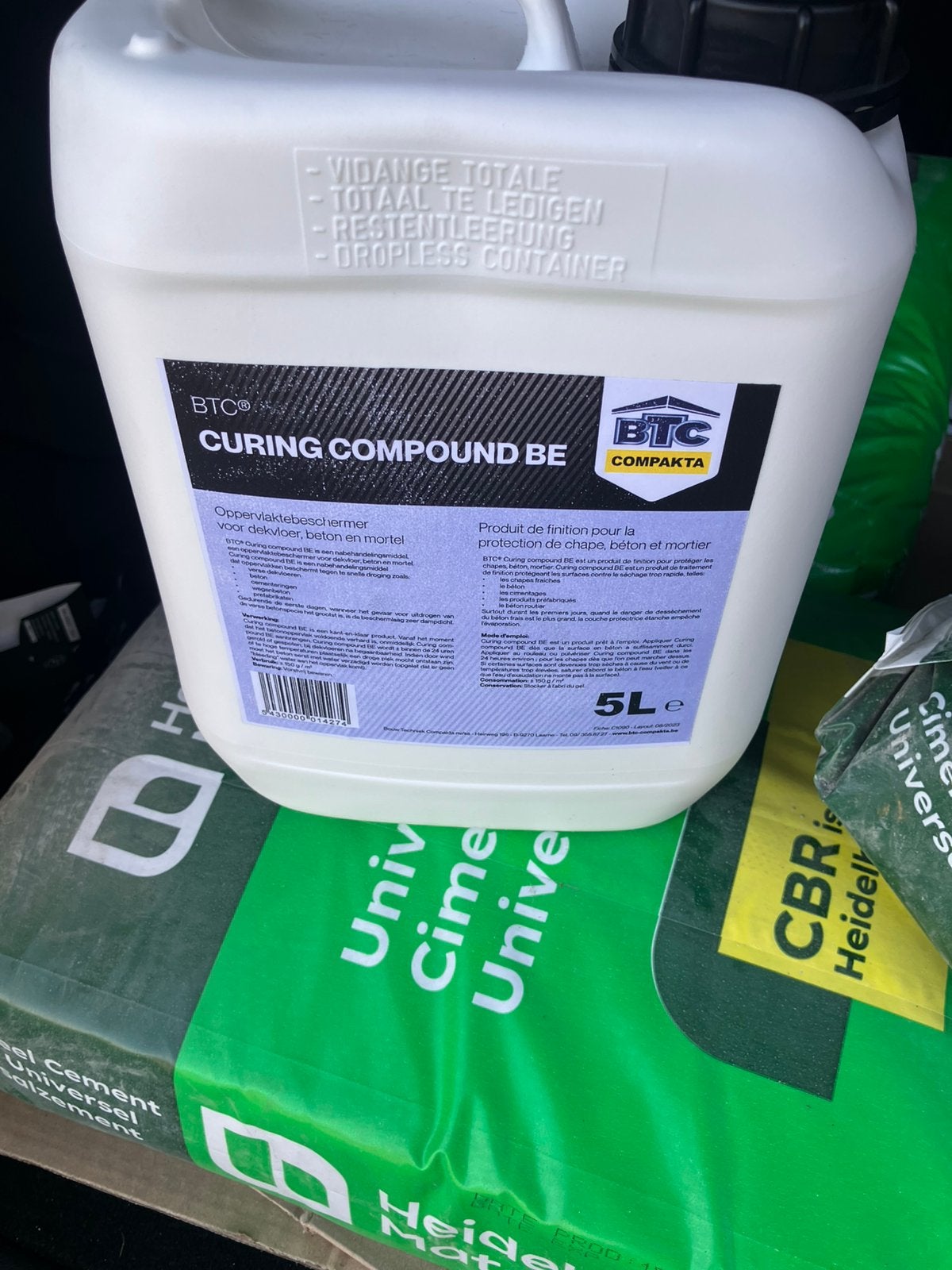 Compactuna curing compound 5l ongeopend augustus 2026, Ophalen, Nieuw