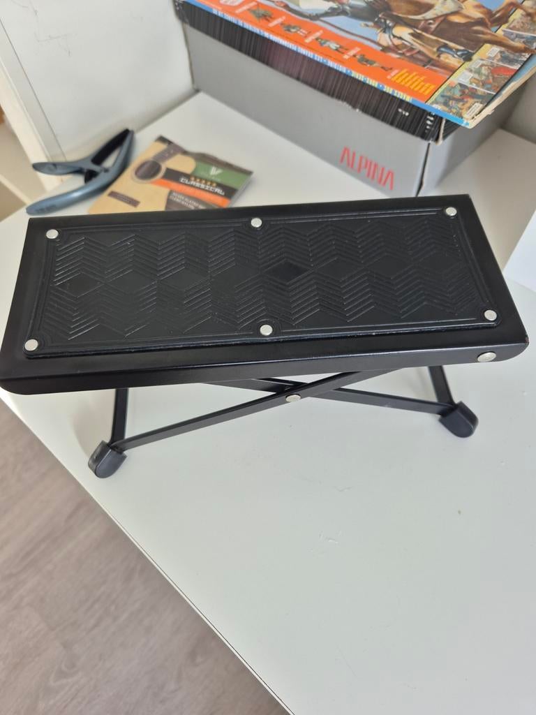 Chaise pour basse, cordes de guitare, axis capo, Enlèvement